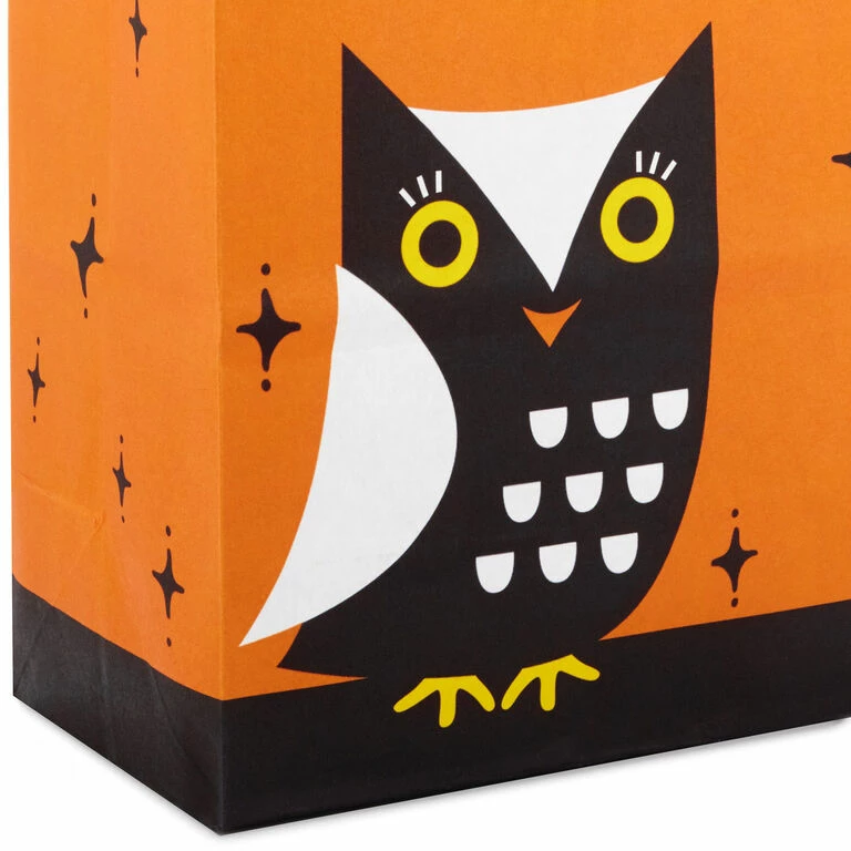 Hallmark 6.5" Assorted 8-Pack Happy Halloween Small Gift Bags 6 Hallmark 6.5" Assorted 8-Pack Happy Halloween Small Gift Bags - Image 6