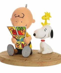 Hallmark The Peanuts® Gang Sunday Morning Funnies Ornament