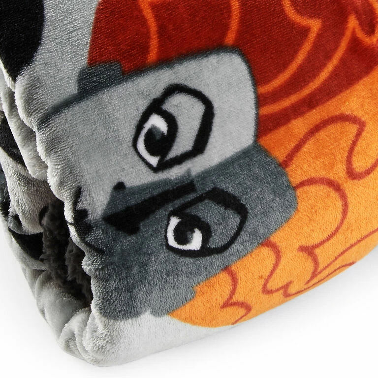 Hallmark Disney Hocus Pocus Black Flame Candle Blanket, 50x60 4 Hallmark Disney Hocus Pocus Black Flame Candle Blanket, 50x60 - Image 4