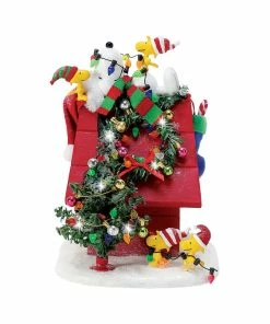 Enesco Peanuts Something Extra Christmas Dog House Figurine, 7"